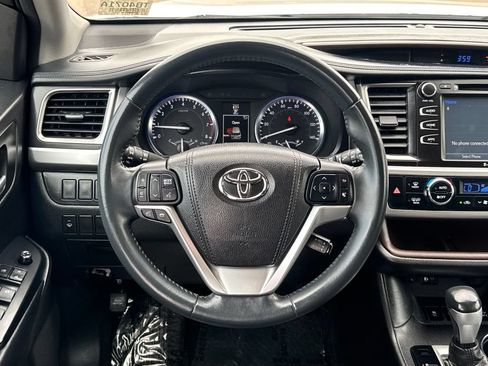Used 2016 Toyota Highlander XLE AWD/4WD image 15