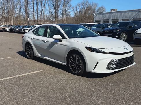New 2026 Toyota Camry XLE image 2