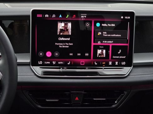 Used 2025 Volkswagen Tiguan SE FWD image 13