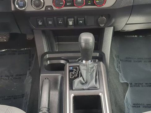 Used 2023 Toyota Tacoma SR5 AWD/4WD image 19