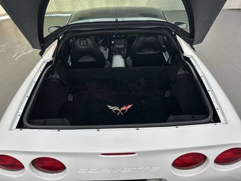 Used 2000 Chevrolet Corvette Coupe w/ Memory Pkg RWD image 20