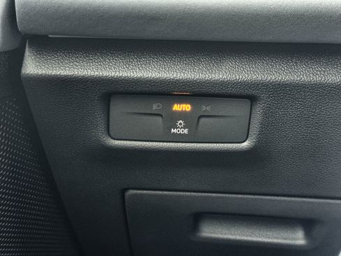 New 2026 Volkswagen Tiguan SE R-Line image 18