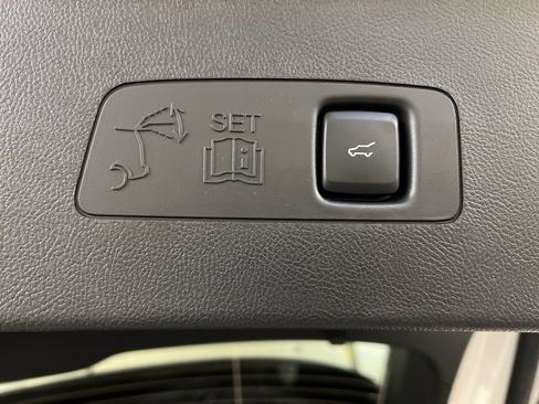 Used 2026 Lincoln Corsair Premiere image 38