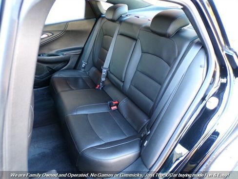 Used 2019 Chevrolet Malibu LT w/ Leather Package image 21