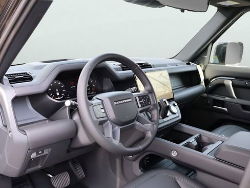 New 2026 Land Rover Defender 110 X-Dynamic SE AWD/4WD image 16