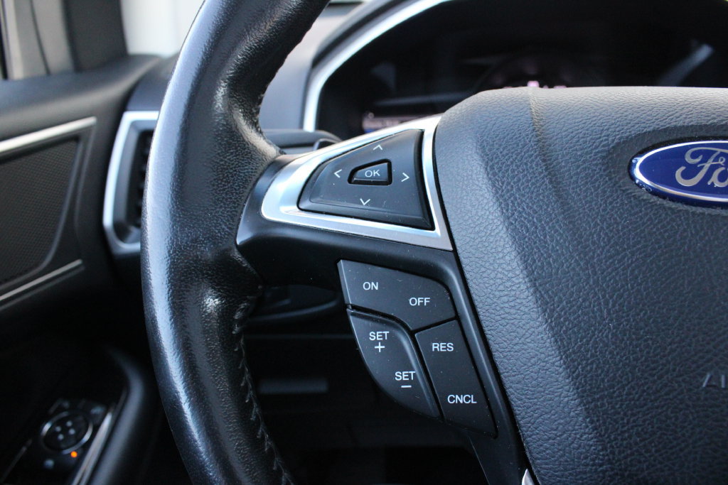 Used 2015 Ford Edge SEL w/ Equipment Group 201A AWD/4WD image 12