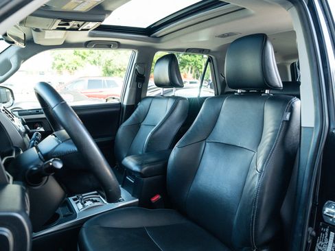 Used 2018 Toyota 4Runner Limited AWD/4WD image 17