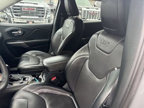 Used 2022 Jeep Cherokee Limited image 11