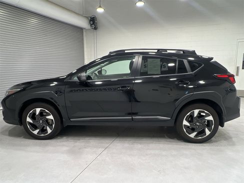 Used 2024 Subaru Crosstrek 2.5i Limited w/ Crosstrek Mirror Package image 5