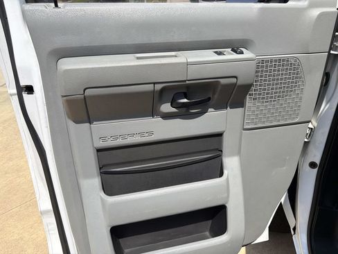 Used 2013 Ford E-150 and Econoline 150 w/ PWR Group RWD image 19