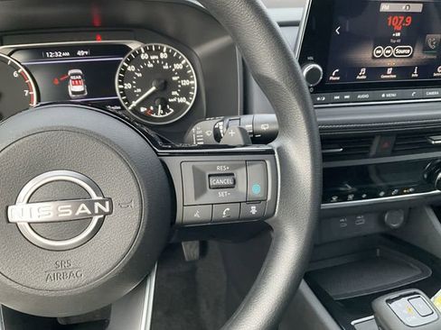 Certified 2023 Nissan Rogue SV image 22