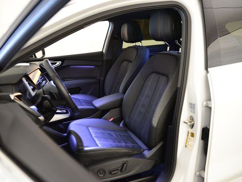 Used 2023 Audi Q4 e-tron Premium Plus w/ Premium Plus image 4