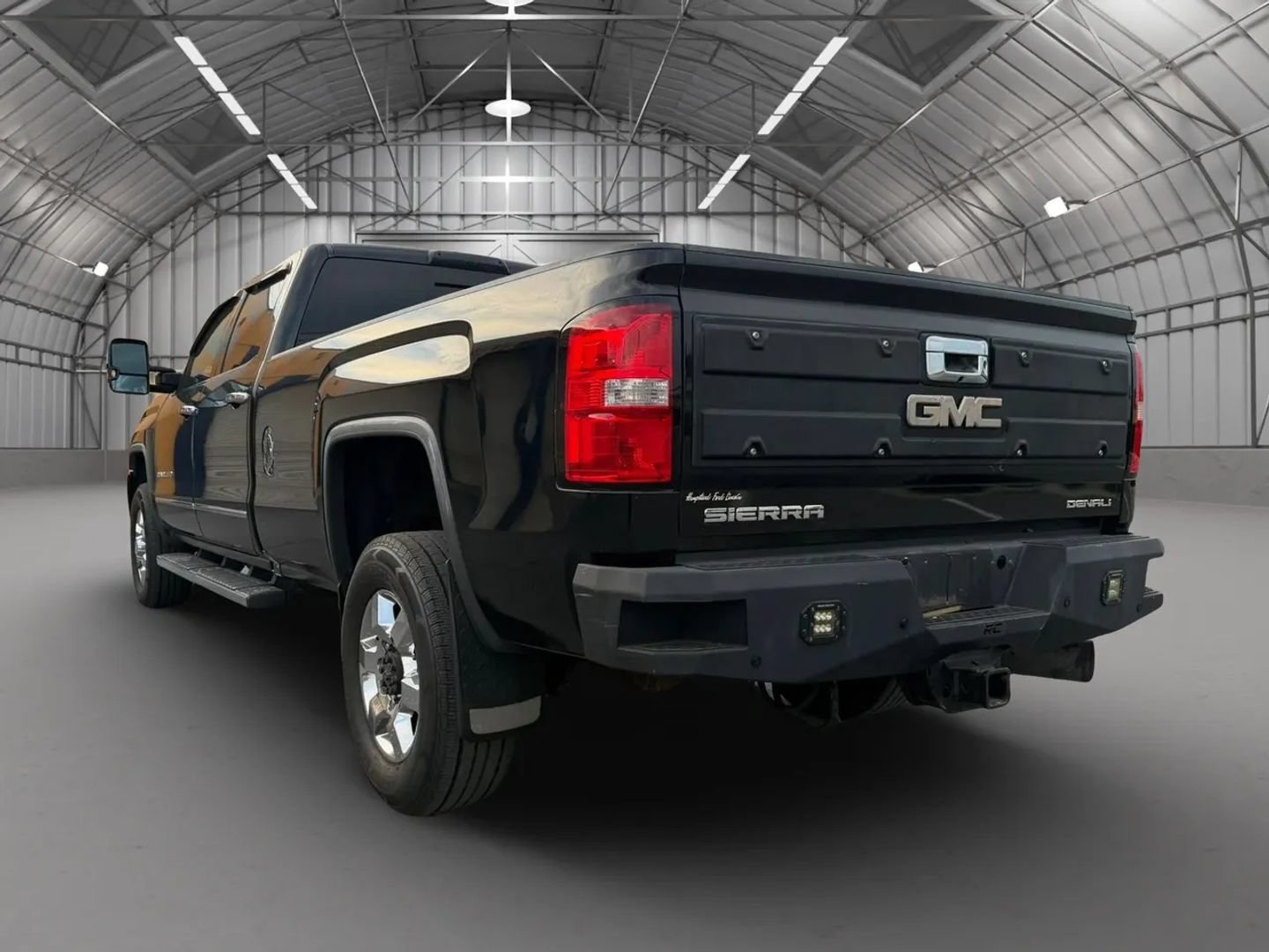 Used 2018 GMC Sierra 3500 Denali w/ Duramax Plus Package AWD/4WD image 8