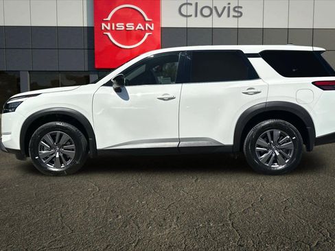 New 2025 Nissan Pathfinder S image 6