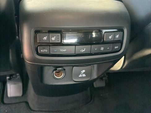 Used 2022 Hyundai Palisade Limited image 8