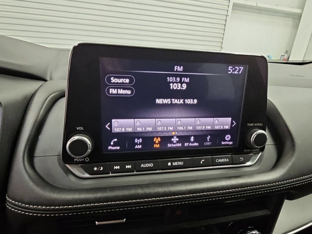 Used 2025 Nissan Rogue SV AWD/4WD image 15