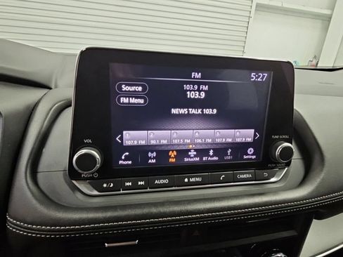 Used 2025 Nissan Rogue SV AWD/4WD image 15