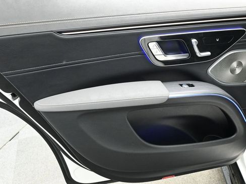 Used 2023 Mercedes-Benz EQS 580 4MATIC SUV image 14