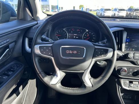 Used 2024 GMC Terrain SLT AWD/4WD image 10
