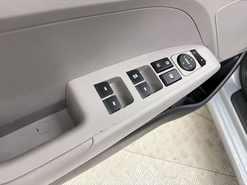 Used 2020 Hyundai Elantra SE w/ Cargo Package (C1) image 12