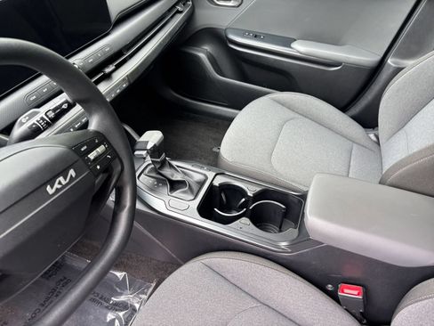 Used 2025 Kia K4 FWD image 37