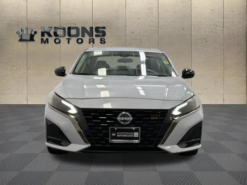 Used 2024 Nissan Altima 2.5 SR w/ SR Premium Package FWD image 2