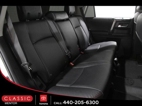 Used 2022 Toyota 4Runner TRD Off-Road Premium w/ Moonroof Package AWD/4WD image 19