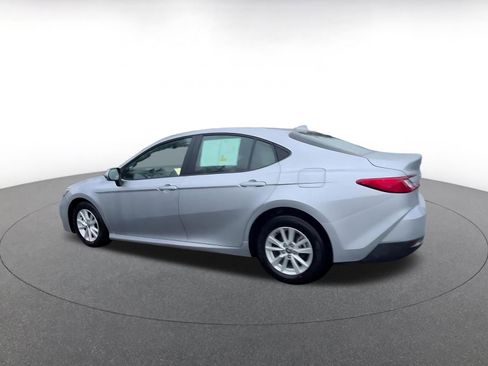 Used 2025 Toyota Camry LE image 10