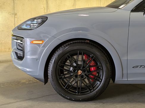 New 2026 Porsche Cayenne GTS AWD/4WD image 13