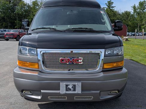 Used 2023 GMC Savana 2500 Extended RWD image 2