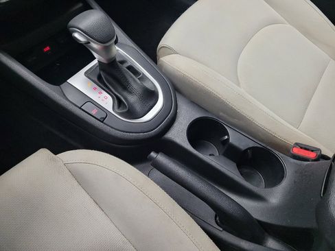 Used 2022 Kia Forte LXS FWD image 26