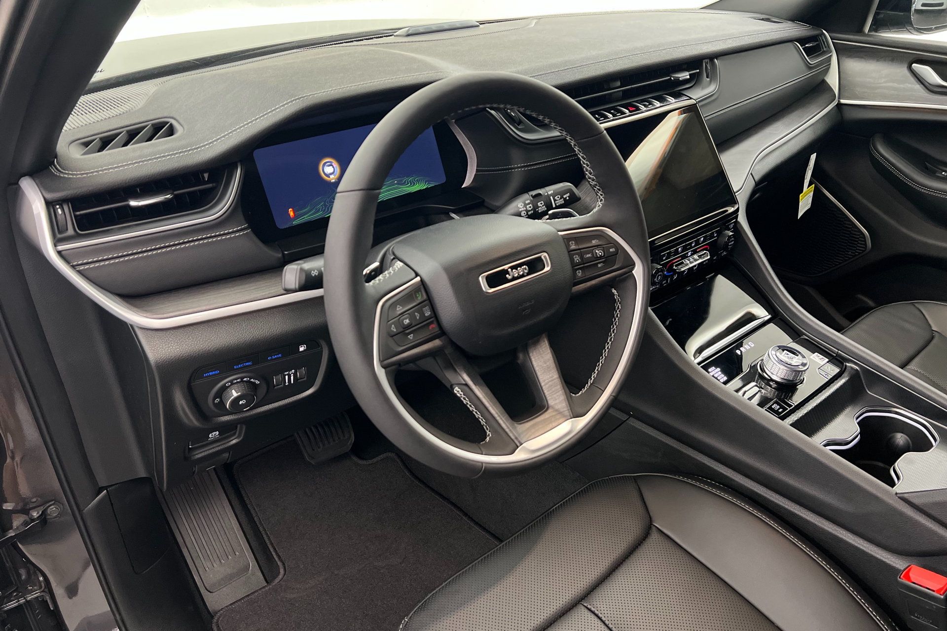 New 2024 Jeep Grand Cherokee Limited 4xe w/ Luxury Tech Group II AWD/4WD image 15