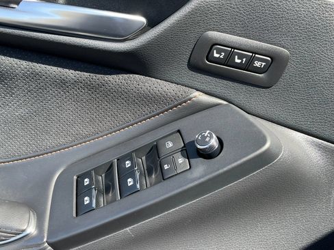 Certified 2019 Toyota Avalon Touring w/ Advanced Safety Package FWD image 12