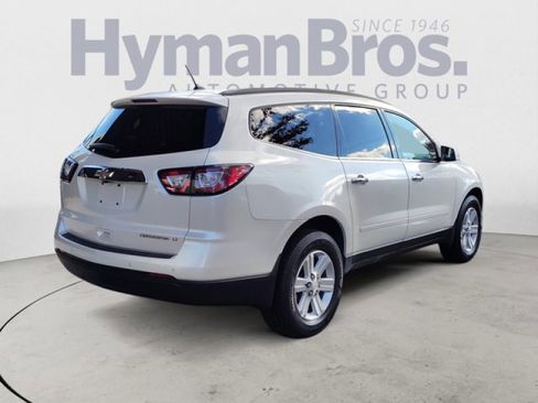 Used 2013 Chevrolet Traverse LT image 3