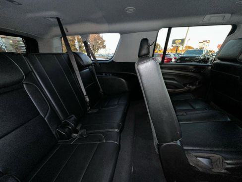 Used 2019 Chevrolet Suburban LT RWD image 26