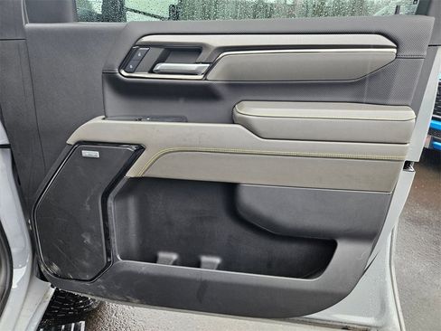 Used 2024 Chevrolet Silverado 2500 ZR2 image 17