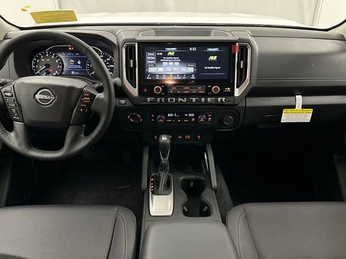 Used 2025 Nissan Frontier SV w/ SV Convenience Package image 26