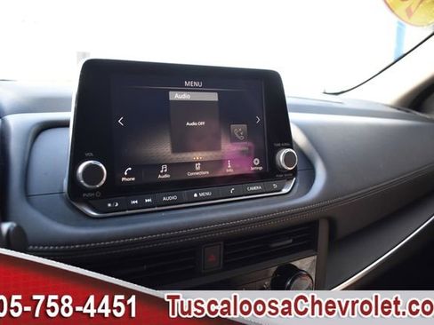 Used 2024 Nissan Rogue S image 30