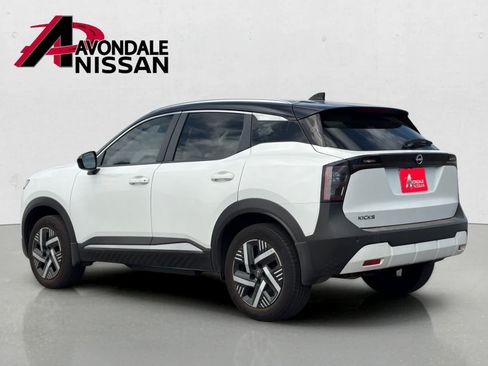 Used 2026 Nissan Kicks SV FWD image 2