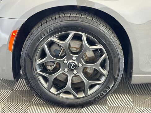 Used 2018 Chrysler 300 S w/ 300S Premium Group AWD/4WD image 14