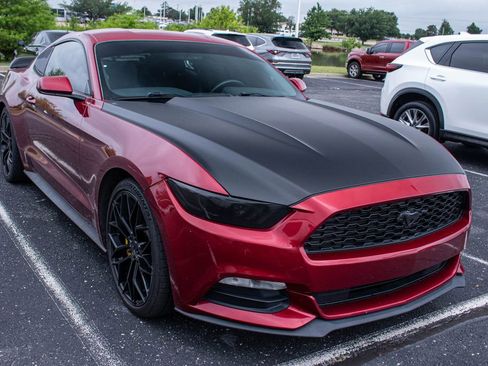Used 2016 Ford Mustang Coupe RWD image 3