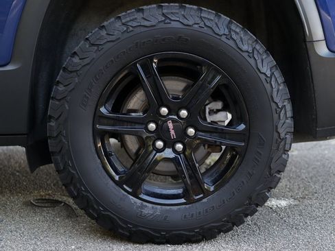 Used 2023 GMC Acadia AT4 w/ GMC Pro Grade Package image 45