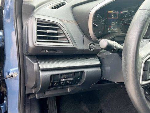 Used 2022 Subaru Crosstrek 2.0i Premium w/ Moonroof Package image 10