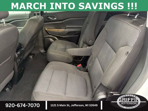 Used 2023 GMC Acadia SLE w/ Driver Convenience Package image 15