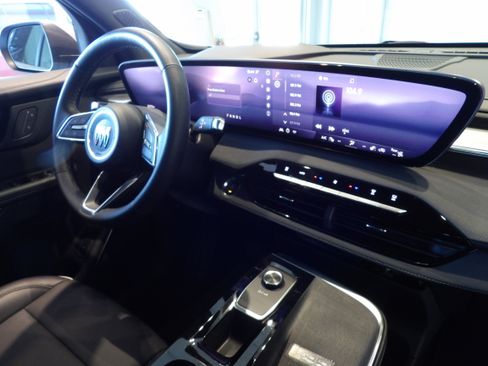 Used 2025 Buick Enclave Preferred image 27