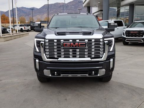 New 2026 GMC Sierra 3500 Denali w/ Technology Package image 9