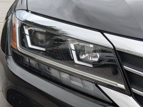 Used 2020 Volkswagen Passat 2.0T SEL image 10