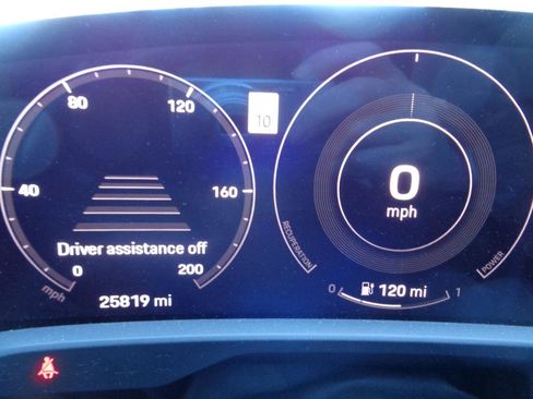 Used 2020 Porsche Taycan 4S image 3