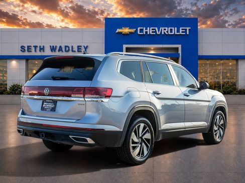 Used 2024 Volkswagen Atlas SEL AWD/4WD image 7