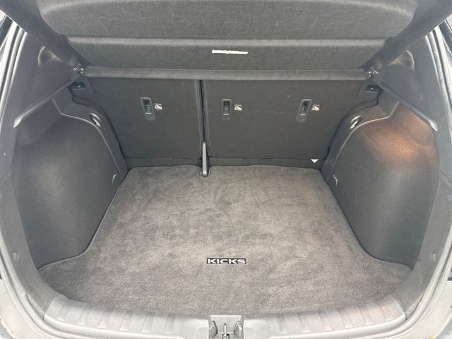 Used 2020 Nissan Kicks SR w/ SR Premium Package FWD image 20